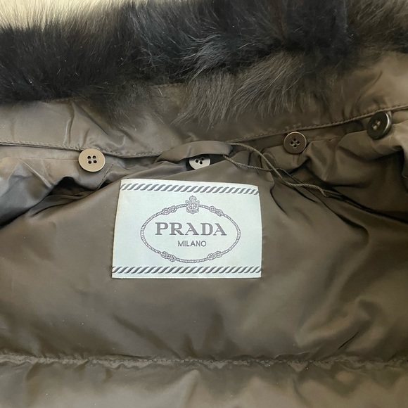 Prada Puffer jacket with detachable faux fur collar - Picture 5 of 5